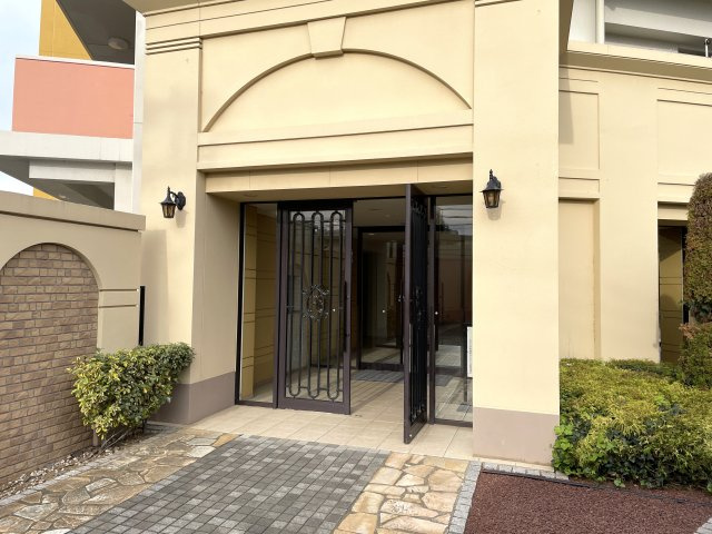 エクシオ中浦和レジデンスのエントランス|オートロック、防犯カメラ