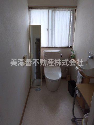 ６５８７０　岐阜市大蔵台中古戸建てのトイレ