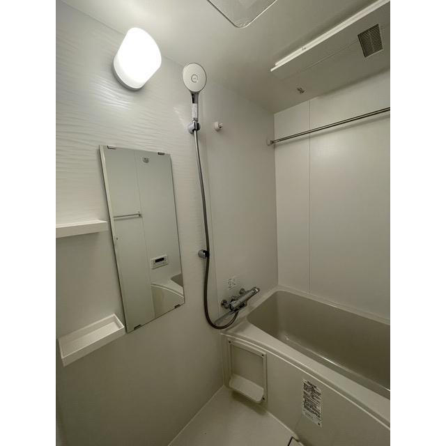 コンフォリア・リヴ南森町Qの浴室