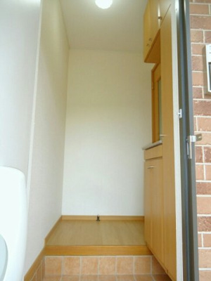 【玄関】 | メロウ　ブリーズ | 収納もある玄関です