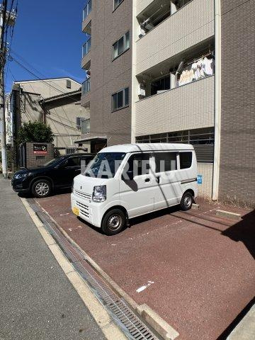 アッシュ ドゥ エスペランスの駐車場