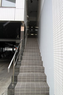【その他共用部分】 | エントランスは2階です