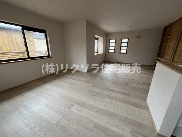 成田町　中古一戸建てのダイニング|2階LDK　27.3帖
■物件内覧・資金計画相談・住宅ローン相談、リフォーム相談、お問合せ受付中■
※当日・翌日のご内覧、ご相談はお電話でのお問合せがスムーズです！