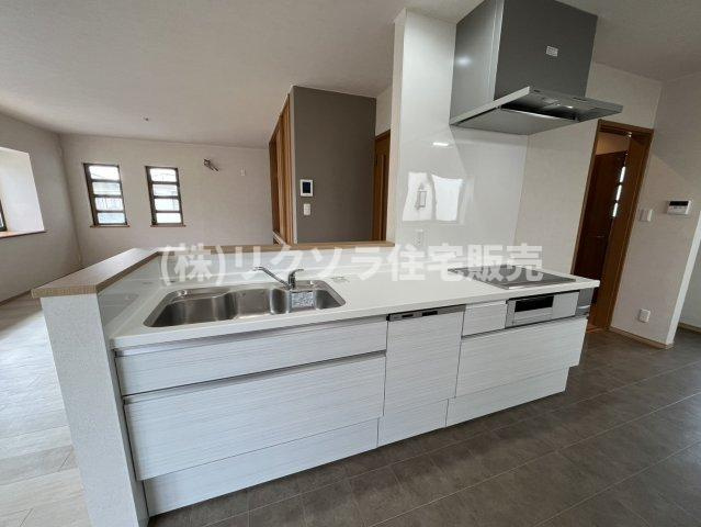 成田町　中古一戸建てのキッチン|■物件内覧・資金計画相談・住宅ローン相談、リフォーム相談、お問合せ受付中■
※当日・翌日のご内覧、ご相談はお電話でのお問合せがスムーズです！