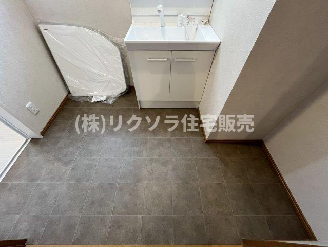 成田町　中古一戸建ての脱衣所|■物件内覧・資金計画相談・住宅ローン相談、リフォーム相談、お問合せ受付中■
※当日・翌日のご内覧、ご相談はお電話でのお問合せがスムーズです！