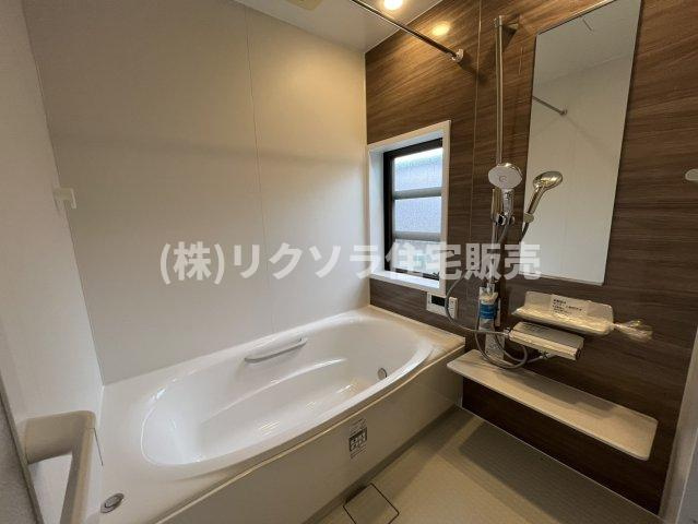 成田町　中古一戸建ての浴室|浴室乾燥機付き
■物件内覧・資金計画相談・住宅ローン相談、リフォーム相談、お問合せ受付中■
※当日・翌日のご内覧、ご相談はお電話でのお問合せがスムーズです！