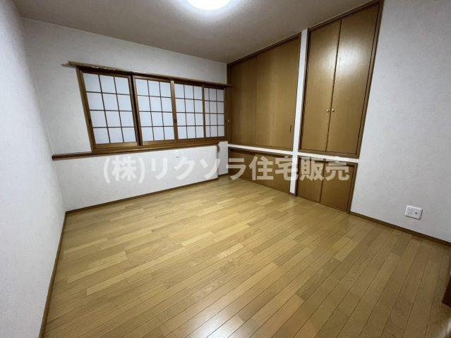 成田町　中古一戸建ての洋室|洋室7.0帖
■物件内覧・資金計画相談・住宅ローン相談、リフォーム相談、お問合せ受付中■
※当日・翌日のご内覧、ご相談はお電話でのお問合せがスムーズです！