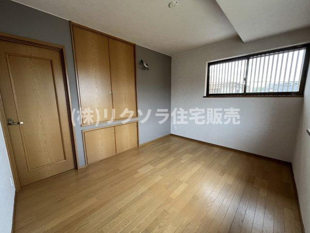 成田町　中古一戸建ての寝室|洋室6.3帖
■物件内覧・資金計画相談・住宅ローン相談、リフォーム相談、お問合せ受付中■
※当日・翌日のご内覧、ご相談はお電話でのお問合せがスムーズです！