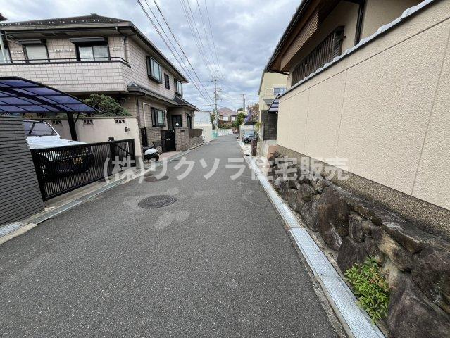成田町　中古一戸建ての前面道路含む現地写真|■物件内覧・資金計画相談・住宅ローン相談、リフォーム相談、お問合せ受付中■
※当日・翌日のご内覧、ご相談はお電話でのお問合せがスムーズです！
