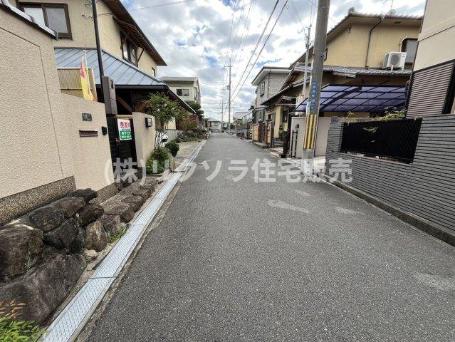 成田町　中古一戸建ての前面道路含む現地写真|■物件内覧・資金計画相談・住宅ローン相談、リフォーム相談、お問合せ受付中■
※当日・翌日のご内覧、ご相談はお電話でのお問合せがスムーズです！