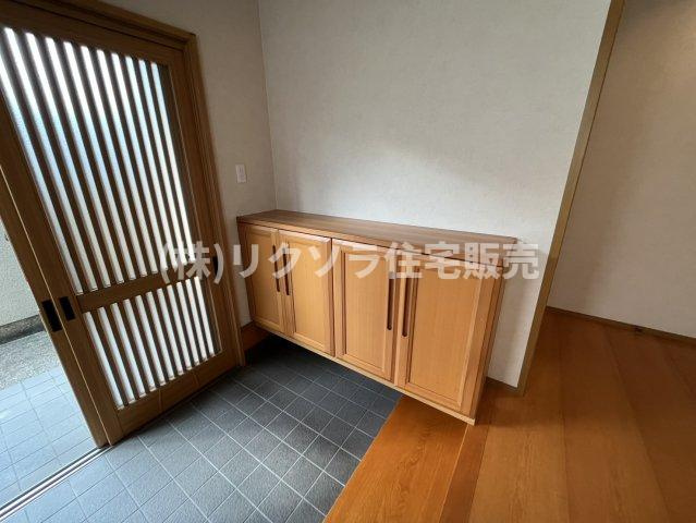 成田町　中古一戸建ての収納|玄関収納
■物件内覧・資金計画相談・住宅ローン相談、リフォーム相談、お問合せ受付中■
※当日・翌日のご内覧、ご相談はお電話でのお問合せがスムーズです！