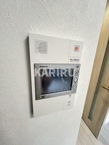 プレサンス野江内代ペルティエ のセキュリティ|同物件別部屋の写真です。カラーが違います