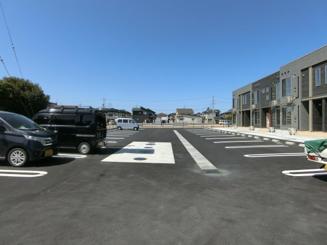 アヴニールⅡの駐車場