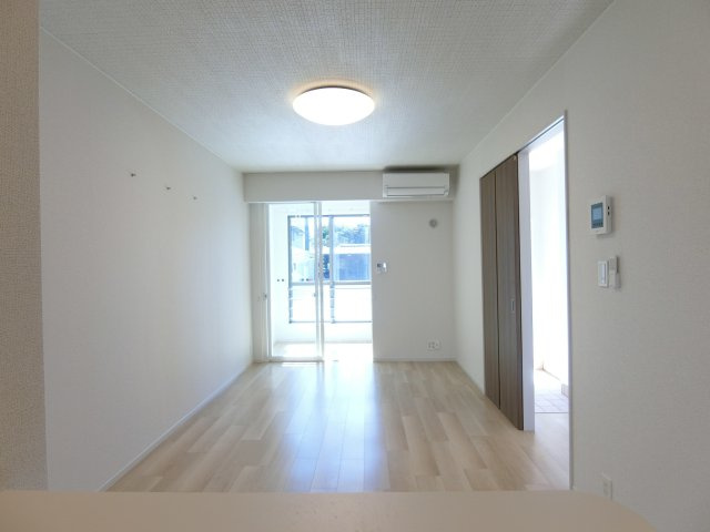 アヴニールⅡの居間・リビング