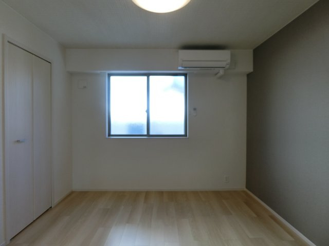 アヴニールⅡの洋室