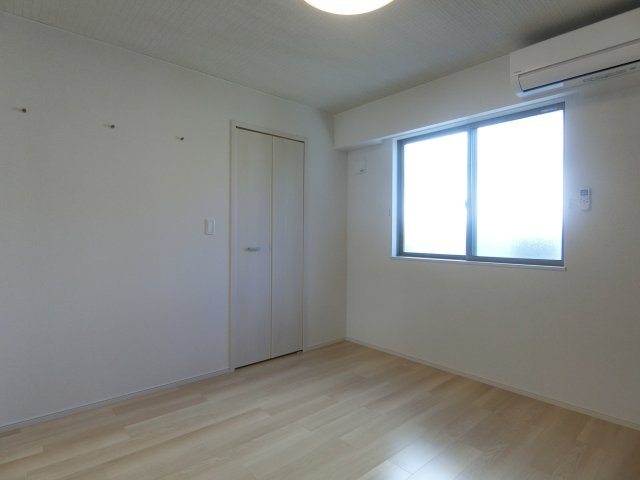 アヴニールⅡの洋室