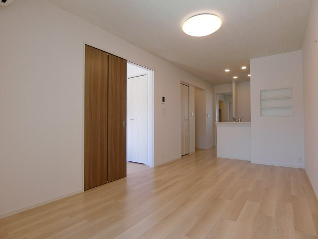 アヴニールⅡの居間・リビング