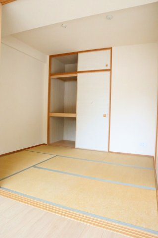 アルファスマート阿南駅西の和室