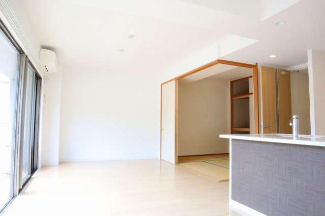 アルファスマート阿南駅西の居間・リビング