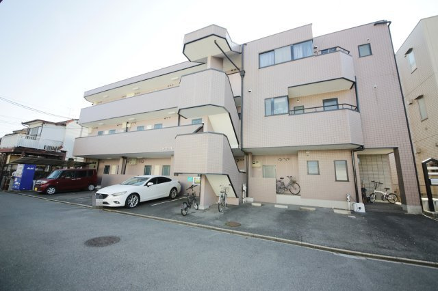 エトワールシミズIの駐車場