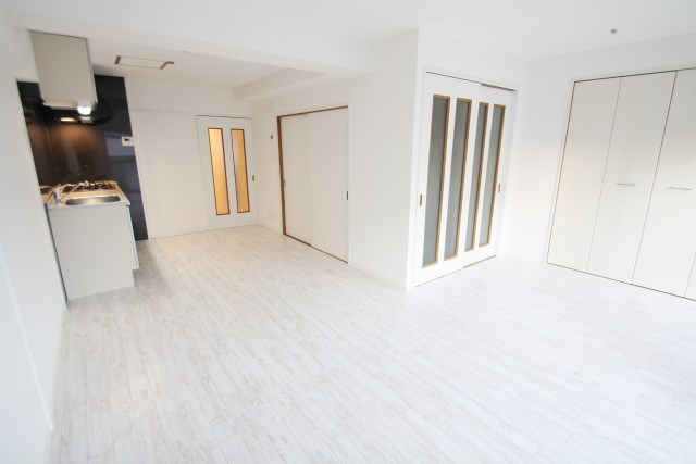 ラフォーレ末広の居間・リビング