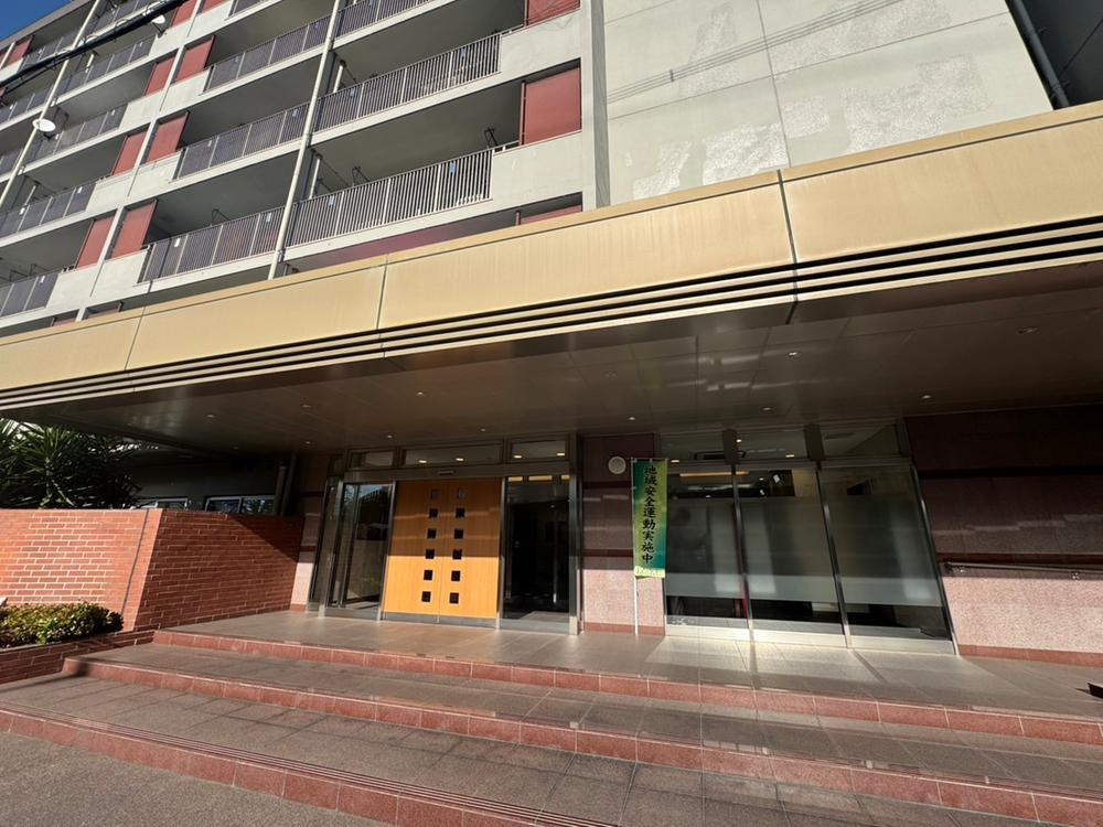 香里グランドコーポのエントランス|■物件内覧・資金計画相談・住宅ローン相談、リフォーム相談、お問合せ受付中■
※当日・翌日のご内覧、ご相談はお電話でのお問合せがスムーズです！