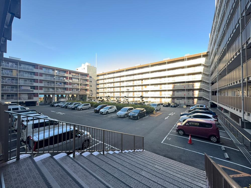 香里グランドコーポの駐車場|■物件内覧・資金計画相談・住宅ローン相談、リフォーム相談、お問合せ受付中■
※当日・翌日のご内覧、ご相談はお電話でのお問合せがスムーズです！