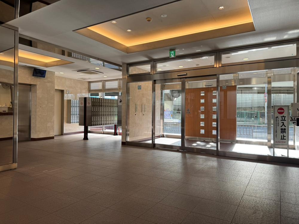 香里グランドコーポのロビー|■物件内覧・資金計画相談・住宅ローン相談、リフォーム相談、お問合せ受付中■
※当日・翌日のご内覧、ご相談はお電話でのお問合せがスムーズです！