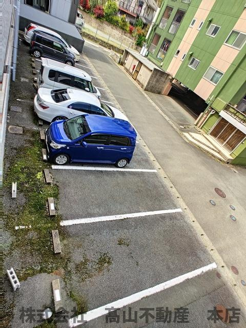 コーポＺＥＮの駐車場