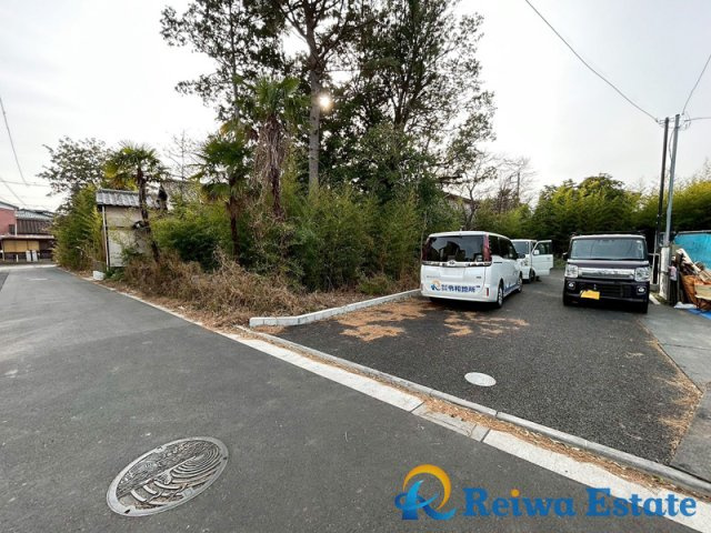 新築戸建　茅ヶ崎市円蔵の前面道路含む現地写真