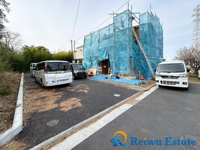 新築戸建　茅ヶ崎市円蔵の前面道路含む現地写真