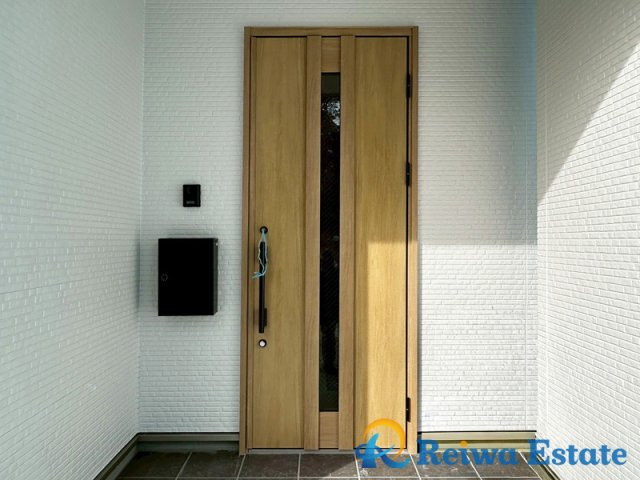 新築戸建　茅ヶ崎市円蔵の玄関