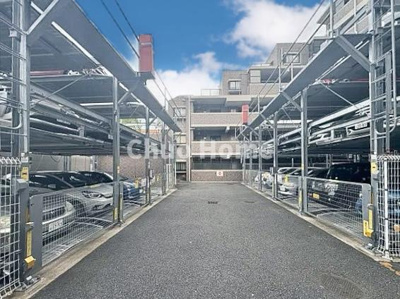 【駐車場】 | ライオンズマンション梅島中央公園 | 【敷地内駐車場】最新の空き状況や費用などの詳細は担当スタッフまでお問い合わせください。