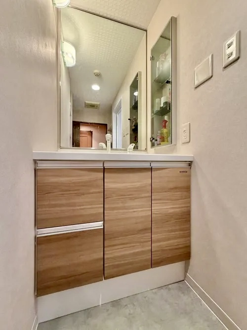 ライオンズマンション梅島中央公園の独立洗面台|洗面化粧台