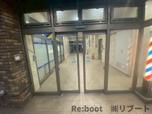 習志野市泉町３丁目の事務所のエントランス