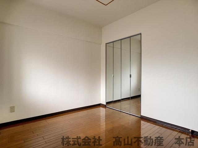 グレースコートの居間・リビング