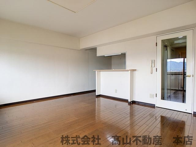 グレースコートの居間・リビング