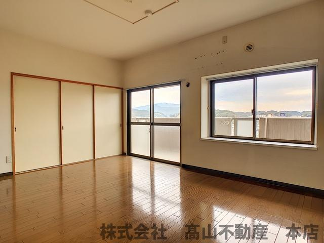 グレースコートの居間・リビング