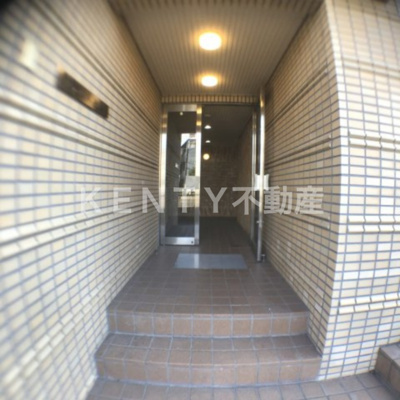 【エントランス】 | グランパ池上 | 清潔なエントランスです
