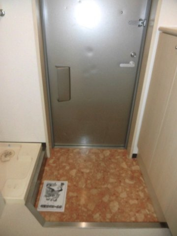 大阪市中央区谷町１丁目の賃貸マンションの玄関