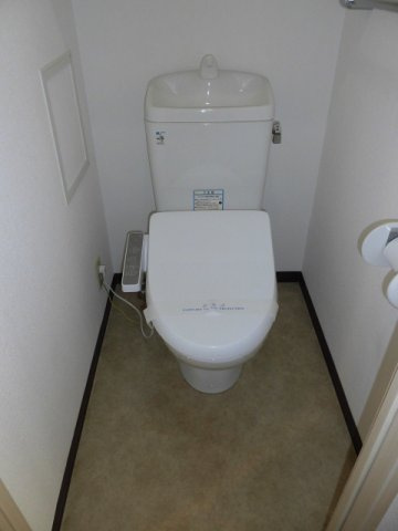 大阪市中央区谷町１丁目の賃貸マンションのトイレ