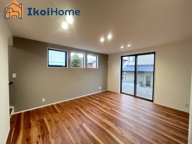 神戸市西区竹の台3丁目　新築戸建の居間・リビング|【ホームページに現地動画掲載中】●年中無休：当日予約可●LDK20帖になります。2面採光で明るいです。