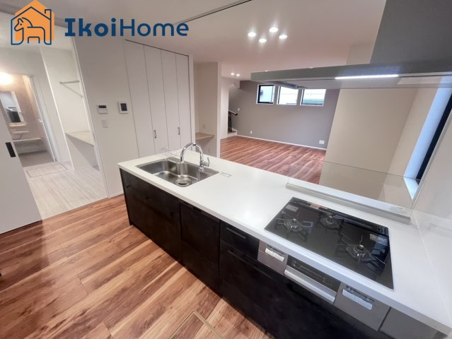 神戸市西区竹の台3丁目　新築戸建のキッチン|【ホームページに現地動画掲載中】●年中無休：当日予約可●人気の対面式のキッチンで明るく使いやすです！