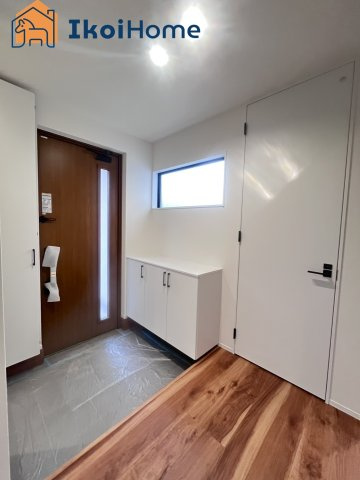 神戸市西区竹の台3丁目　新築戸建の玄関|◆同社施工例◆年中無休：当日予約可●玄関には靴をたくさん収納できるシューズボックスが完備