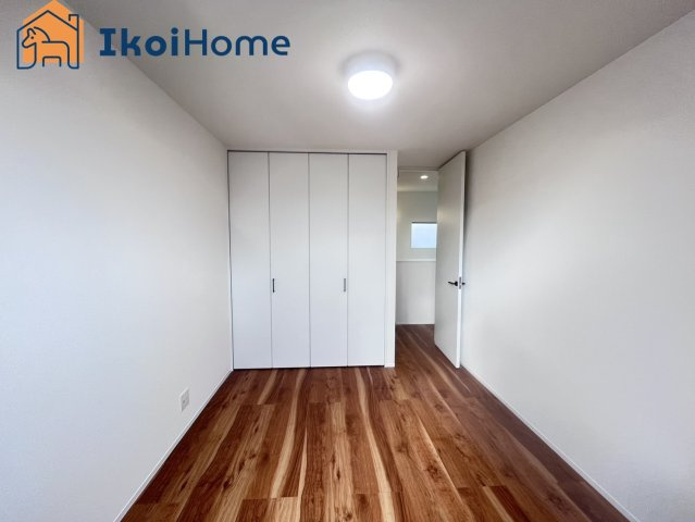 神戸市西区竹の台3丁目　新築戸建の寝室|【ホームページに現地動画掲載中】●年中無休：当日予約可●カーテン・カーテンレールが付いていません。