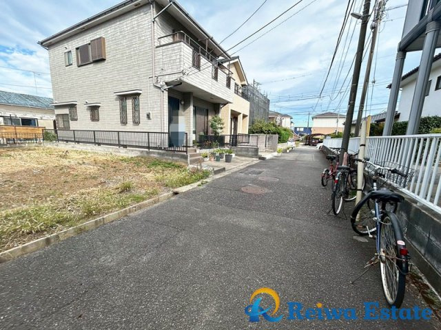 売地　茅ヶ崎市南湖5丁目の前面道路含む現地写真