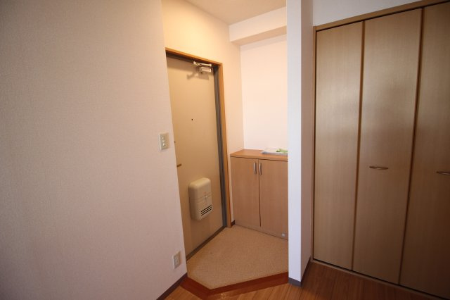 【玄関】 | アッツ・コート美章園駅前 | シューズボックスのある玄関です。