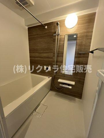 ランフォルセ香里園の浴室|浴室乾燥機付き
■物件内覧・資金計画相談・住宅ローン相談、リフォーム相談、お問合せ受付中■
※当日・翌日のご内覧、ご相談はお電話でのお問合せがスムーズです！