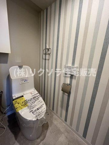 ランフォルセ香里園のトイレ|温水洗浄便座付き
■物件内覧・資金計画相談・住宅ローン相談、リフォーム相談、お問合せ受付中■
※当日・翌日のご内覧、ご相談はお電話でのお問合せがスムーズです！