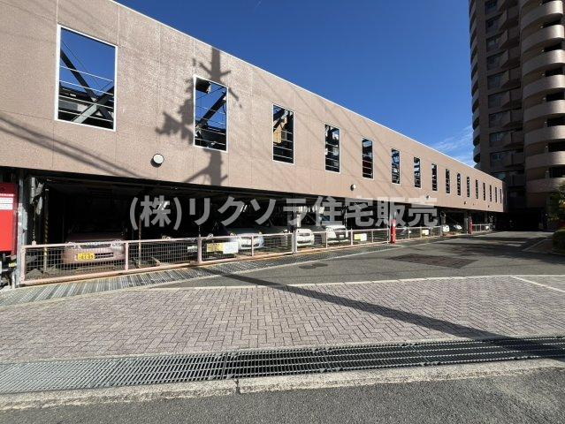 ランフォルセ香里園の駐車場|■物件内覧・資金計画相談・住宅ローン相談、リフォーム相談、お問合せ受付中■
※当日・翌日のご内覧、ご相談はお電話でのお問合せがスムーズです！
